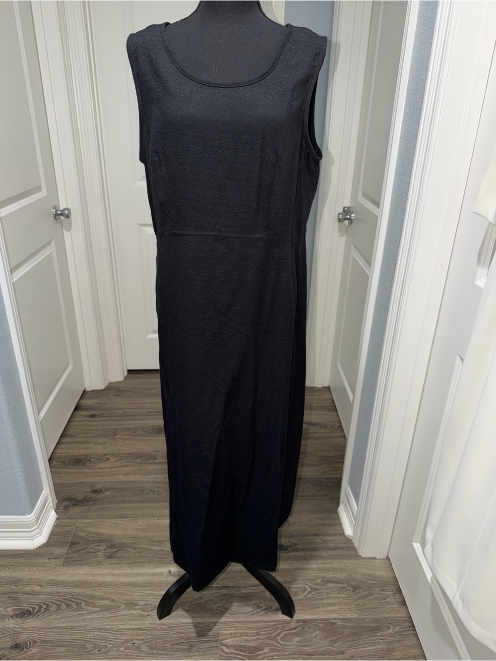 Source Unknown Black Sleeveless Maxi Dress size 16